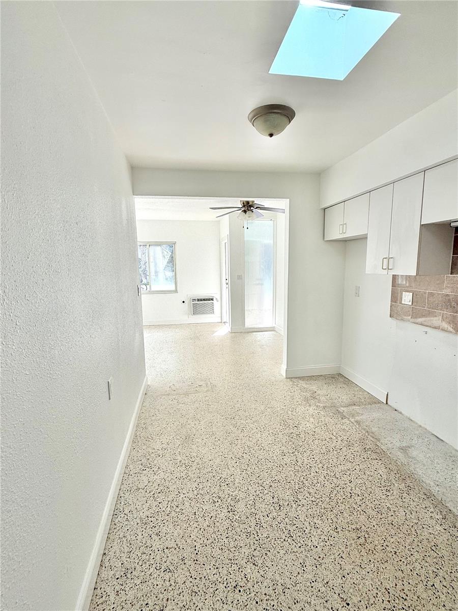 451 POINSETTIA AVE