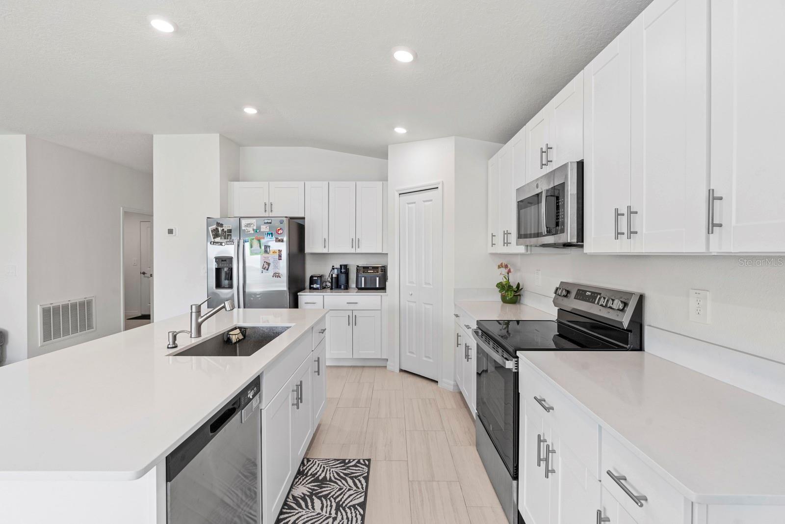 4020 GREAT VESSEL PL