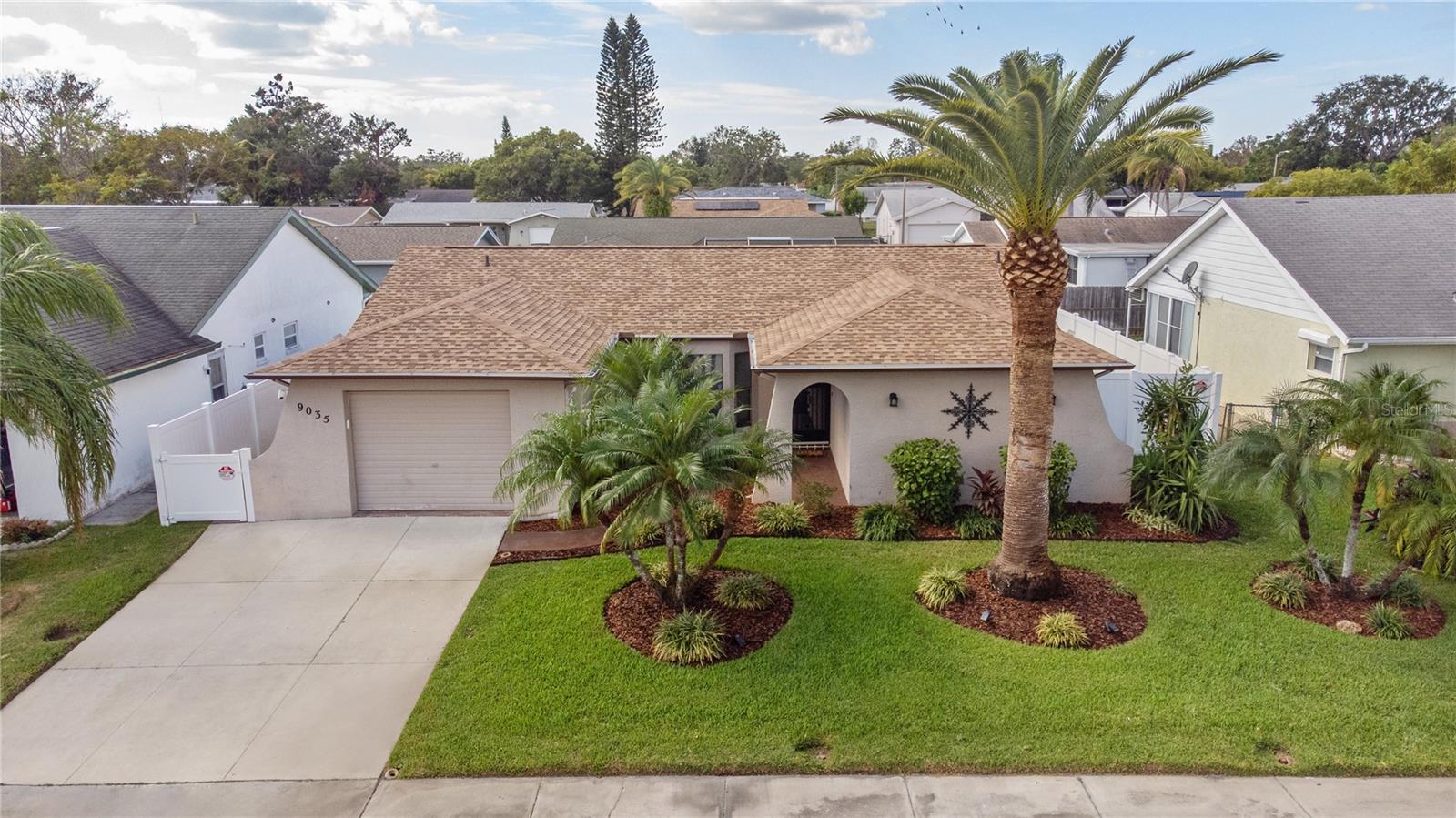 9035 GLEN MOOR LN