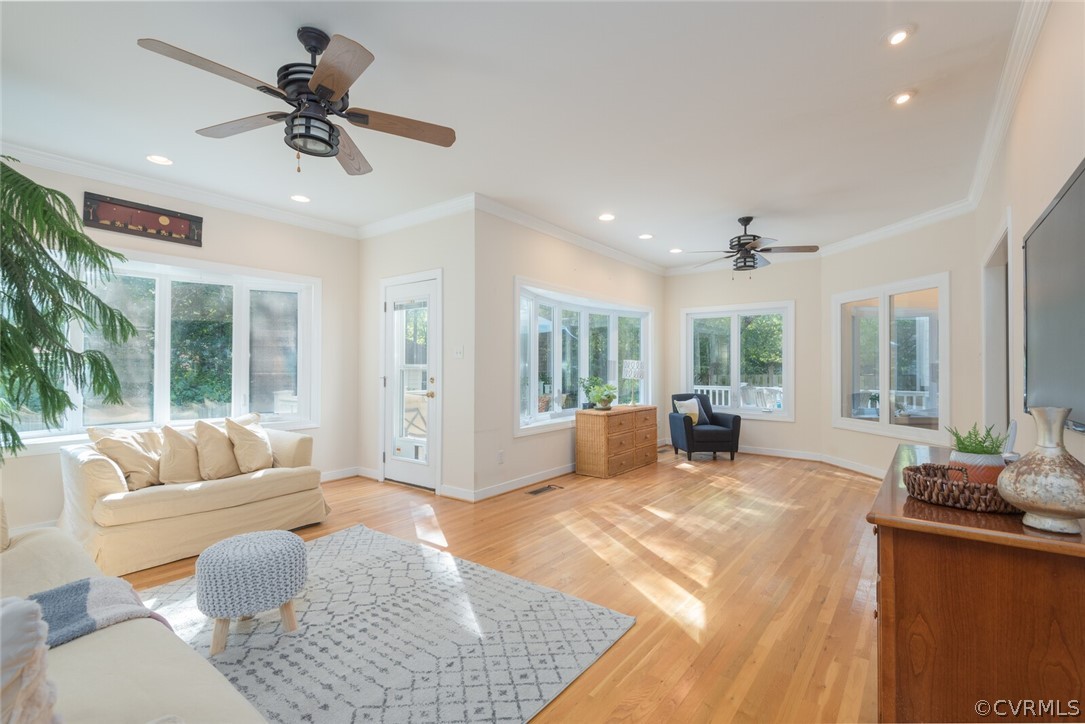 10275 Berkeley Manor Dr