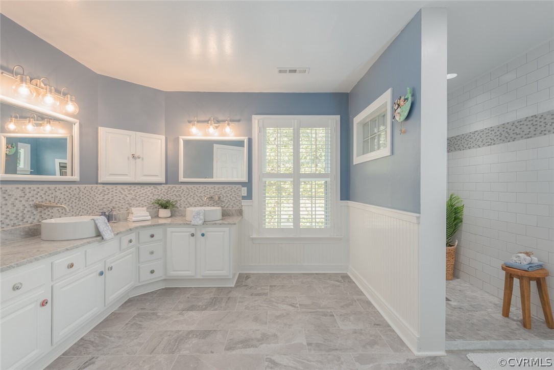 10275 Berkeley Manor Dr