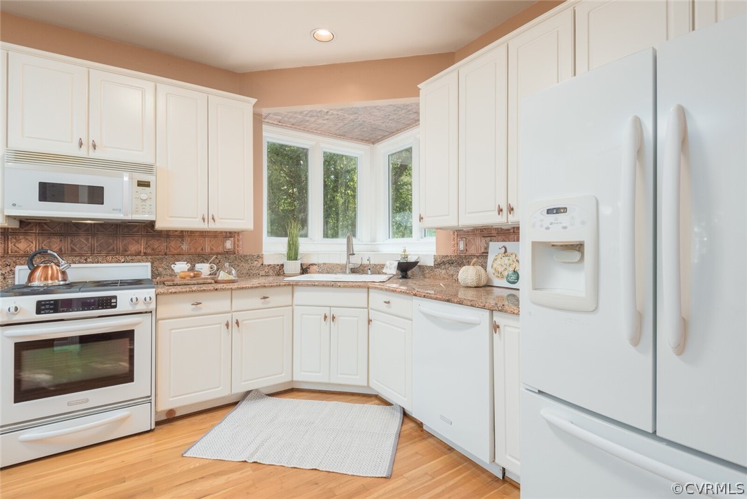 10275 Berkeley Manor Dr