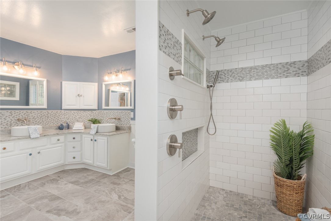 10275 Berkeley Manor Dr