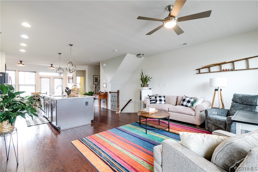 10416 Perennial Dr