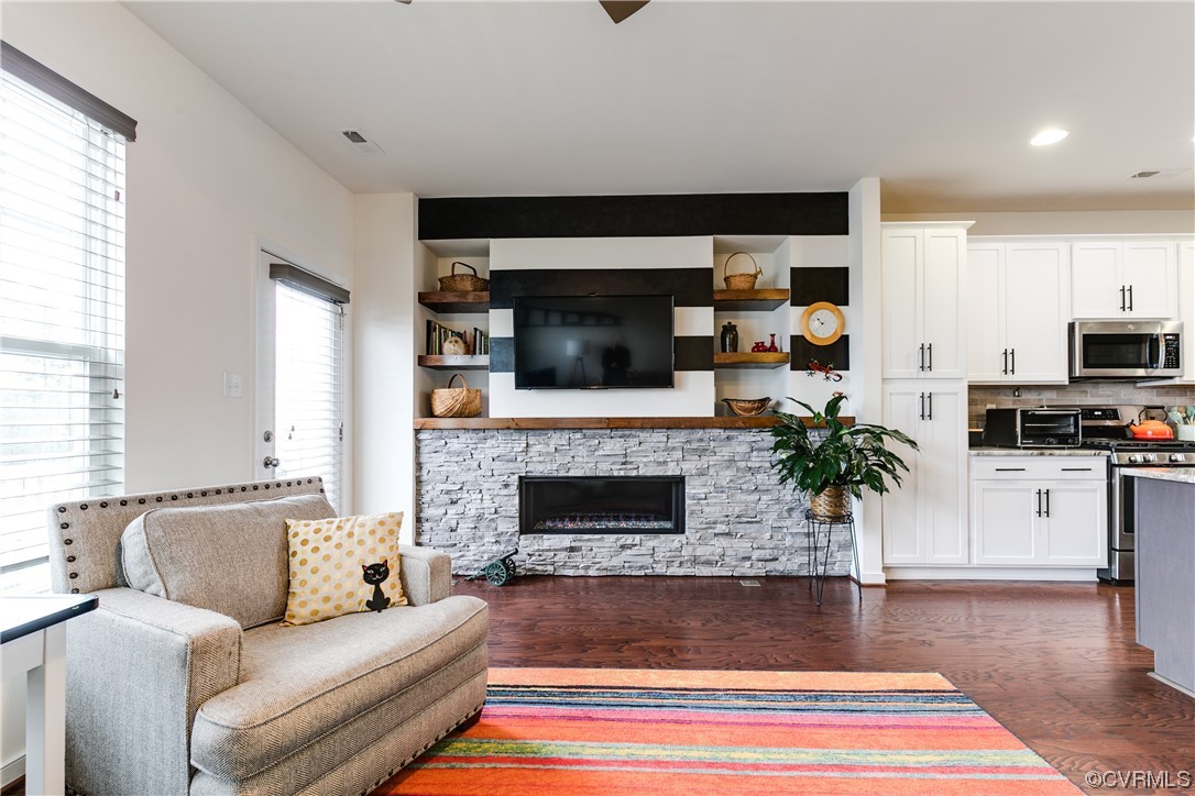 10416 Perennial Dr
