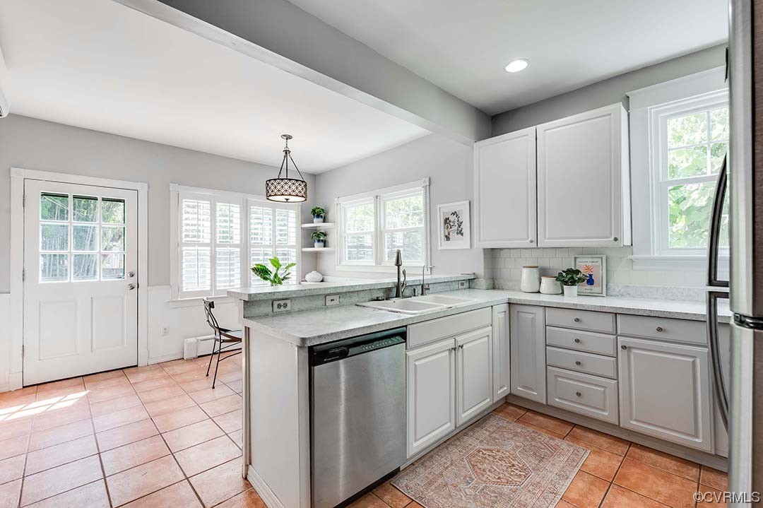 4521 E Seminary Ave