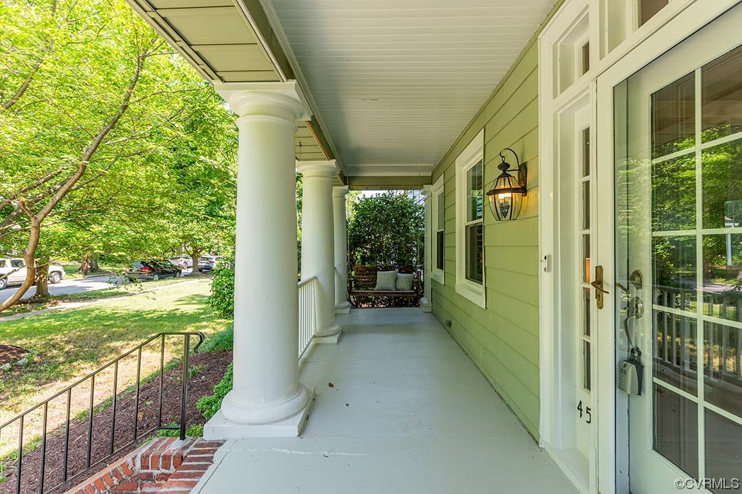 4521 E Seminary Ave