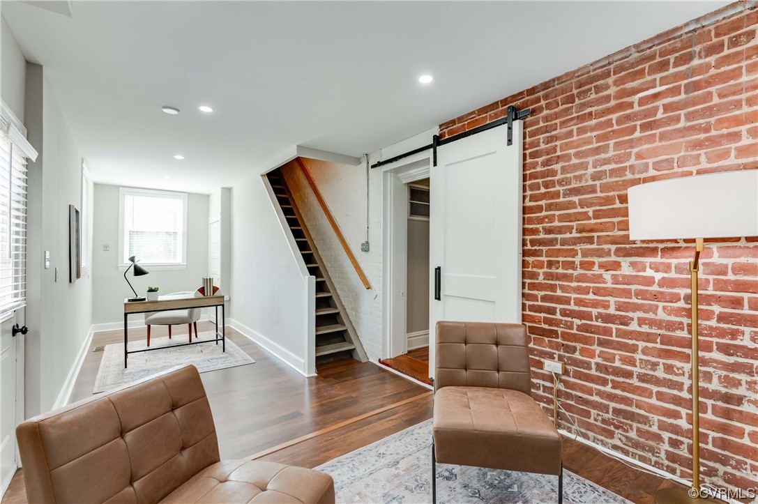 103 Dundee Ave