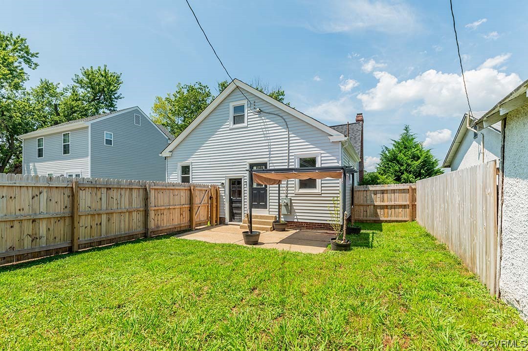 17 Masonic Ln