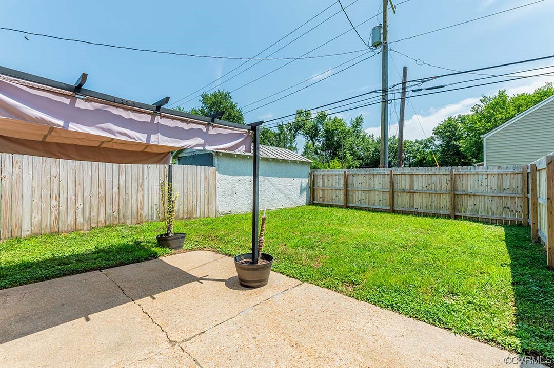 17 Masonic Ln