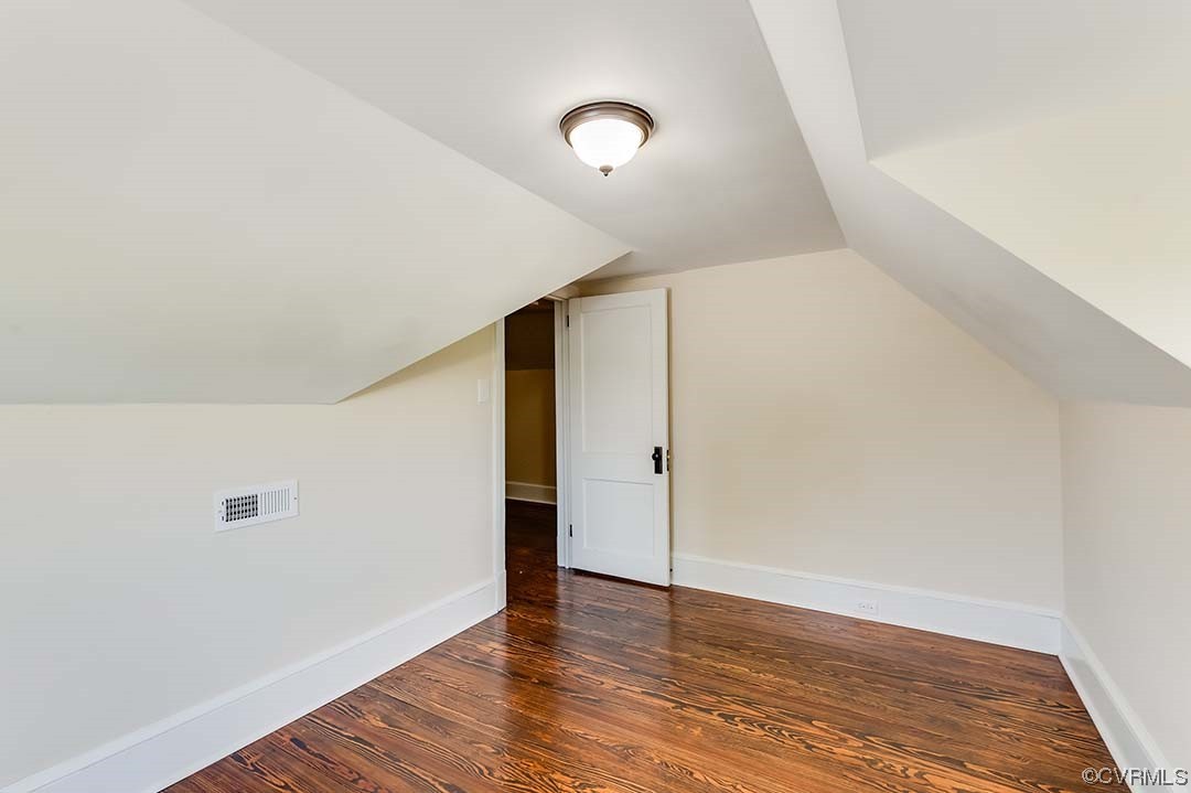 17 Masonic Ln