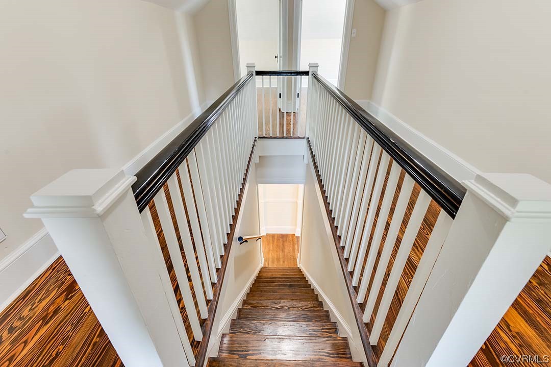 17 Masonic Ln
