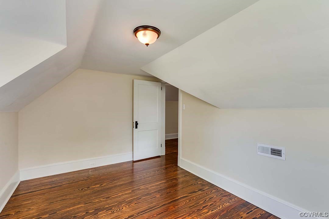17 Masonic Ln