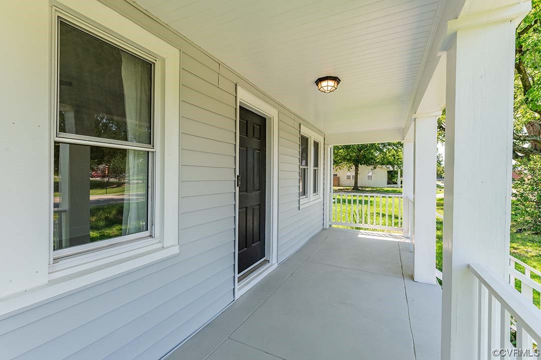 17 Masonic Ln