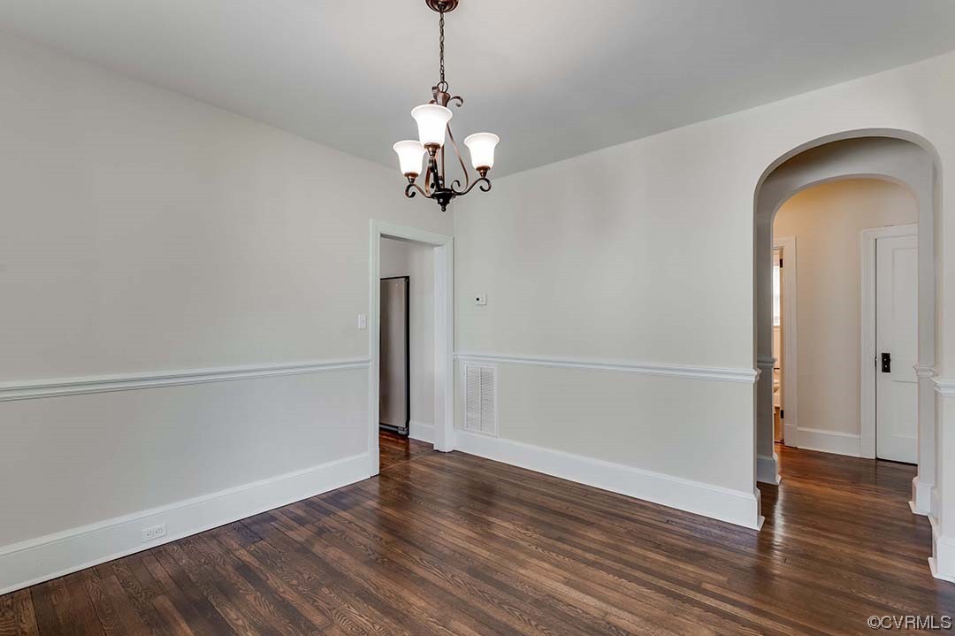 17 Masonic Ln