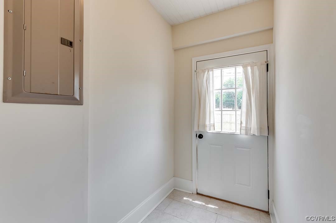 17 Masonic Ln