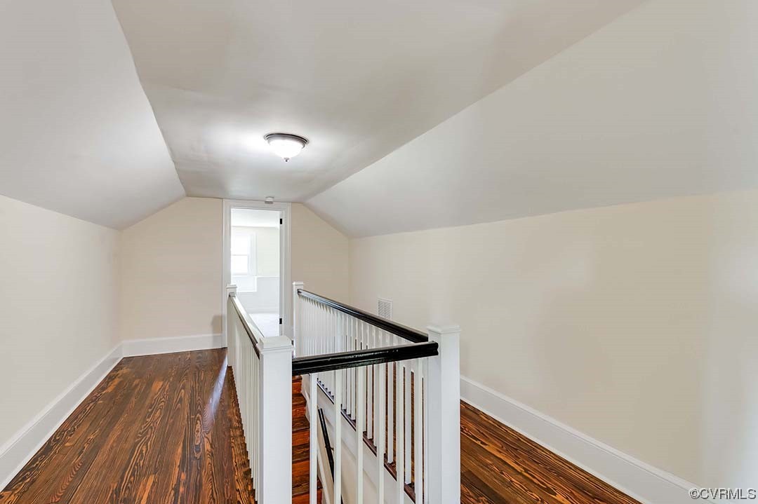 17 Masonic Ln