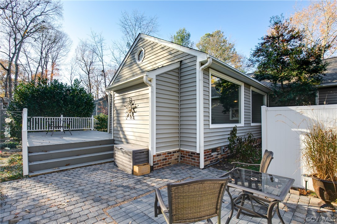 10413 Glen Oaks Dr