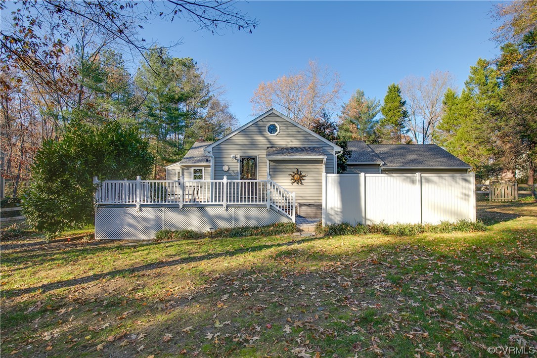 10413 Glen Oaks Dr