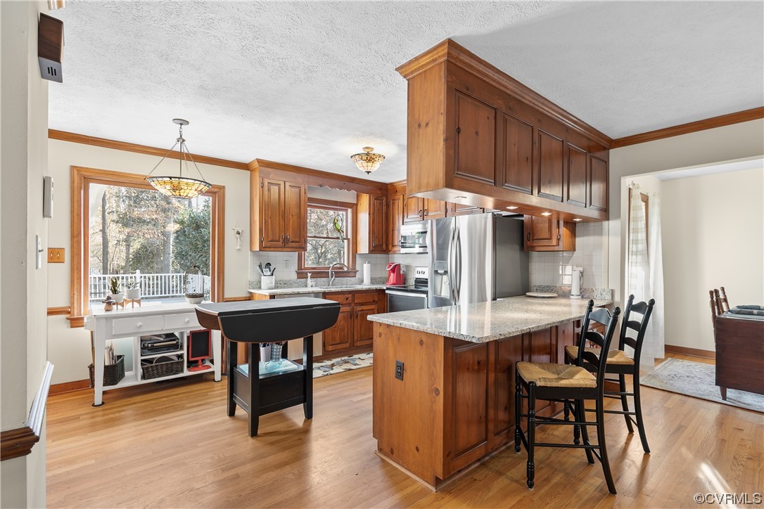 10413 Glen Oaks Dr