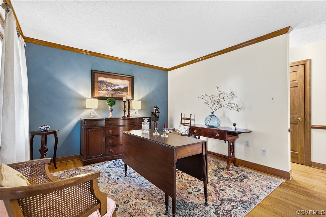 10413 Glen Oaks Dr