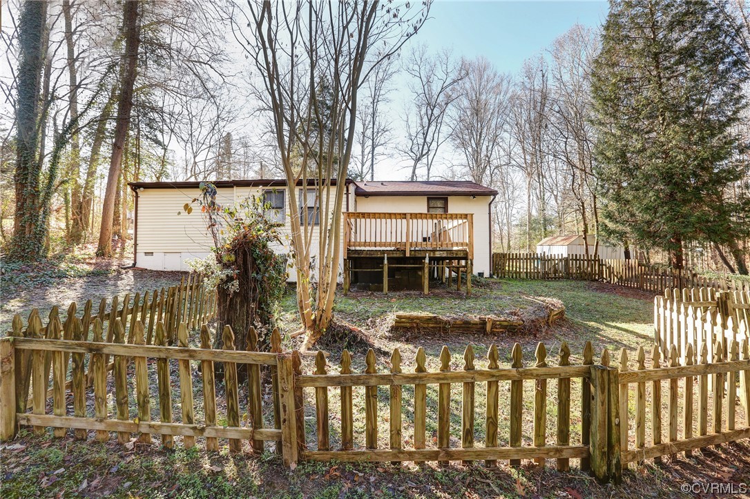7507 Lakeshore Dr