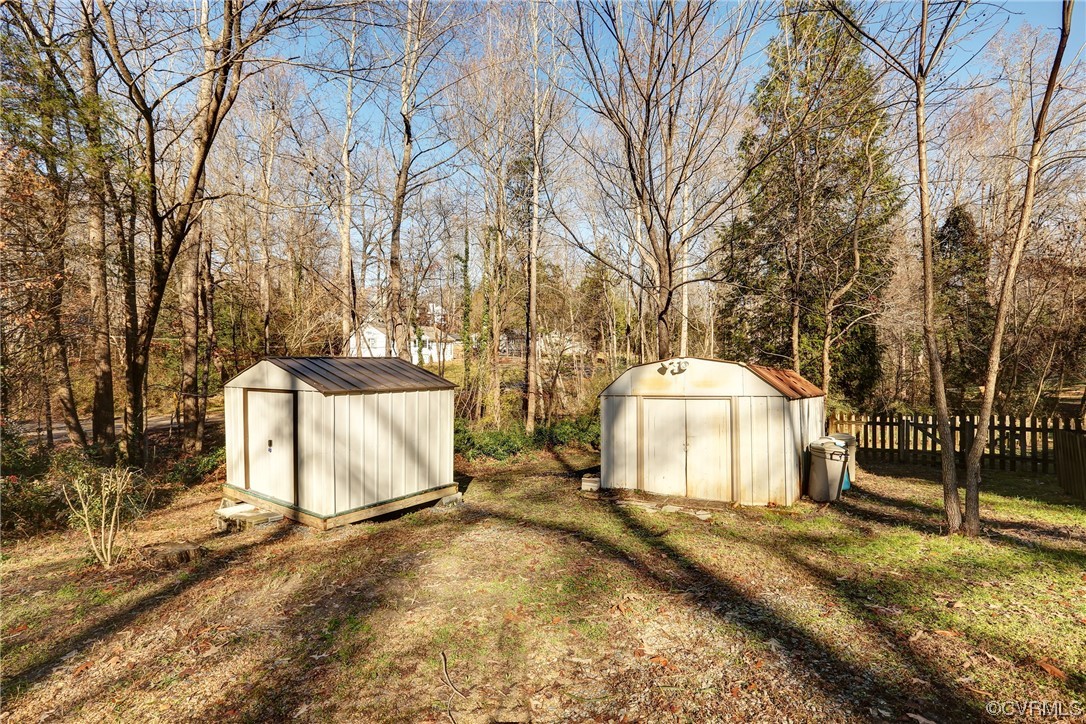 7507 Lakeshore Dr
