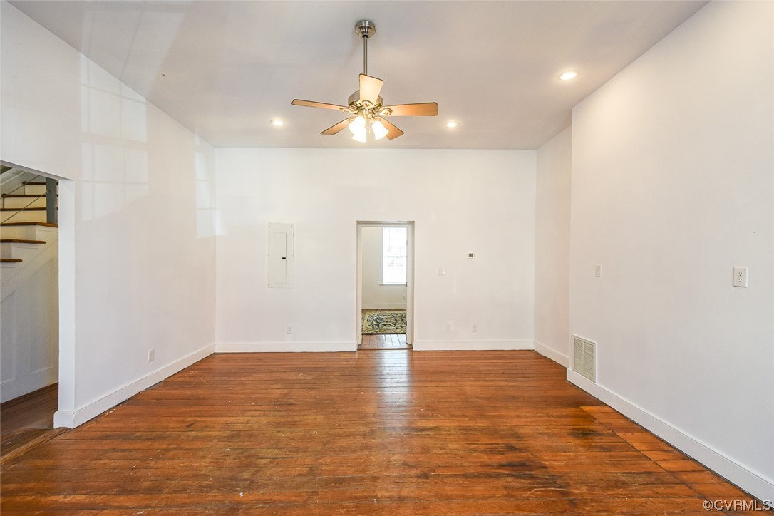 305 Cedar St