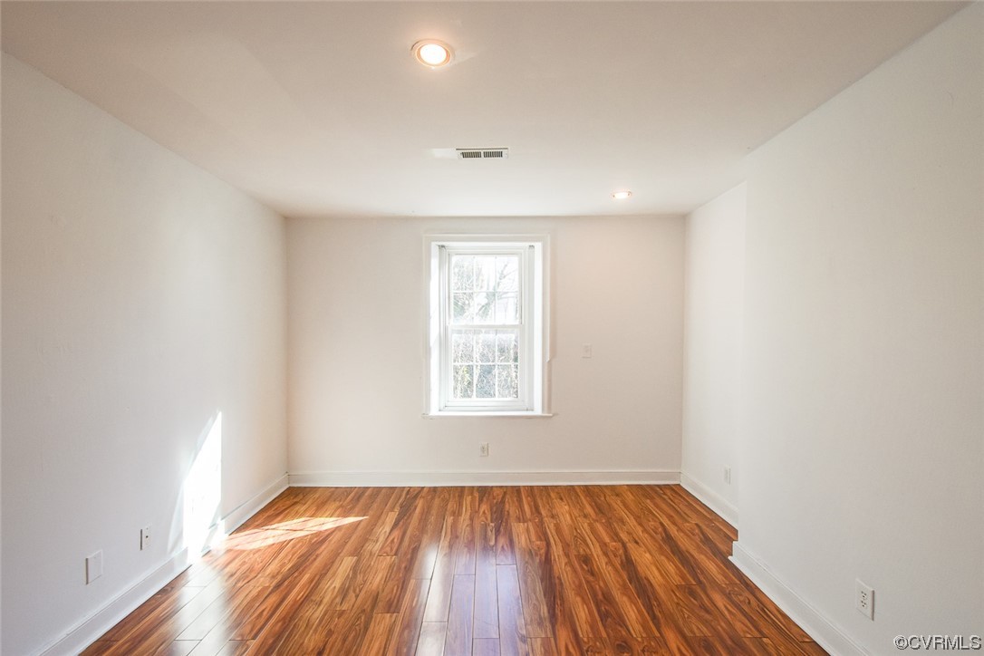 305 Cedar St
