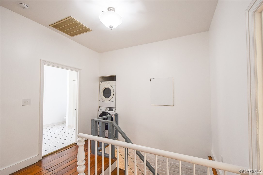 305 Cedar St