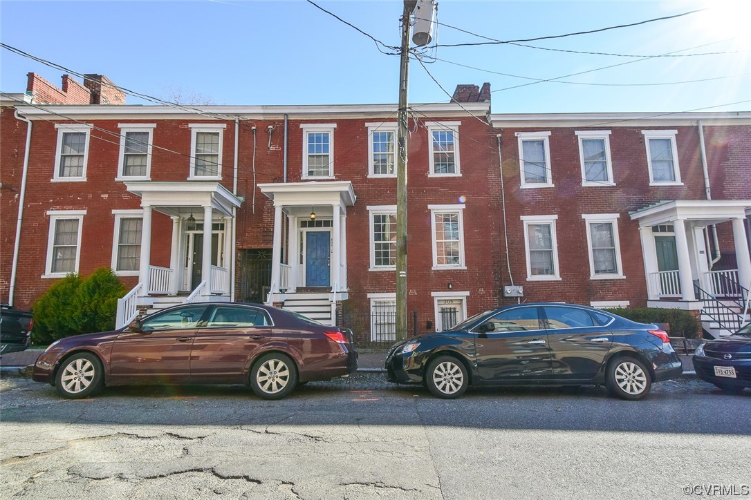 305 Cedar St