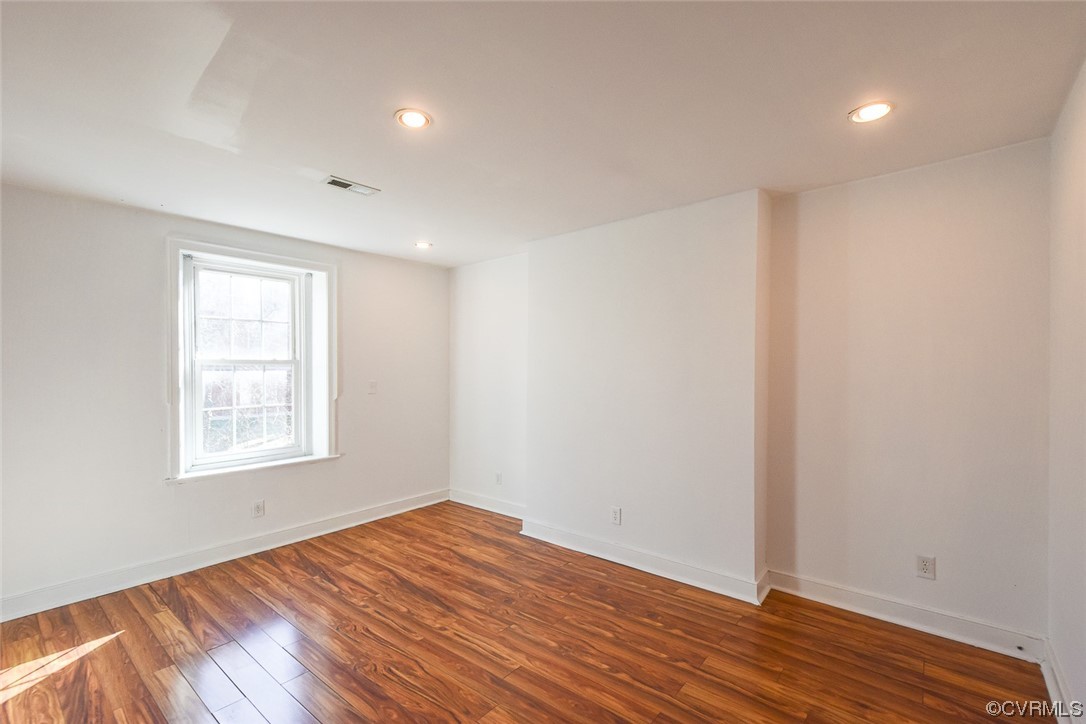 305 Cedar St