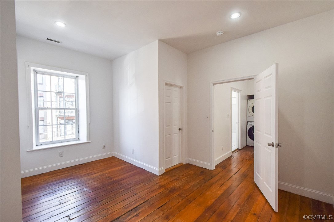 305 Cedar St