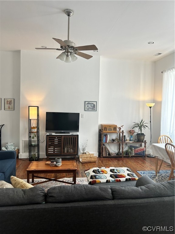 305 Cedar St