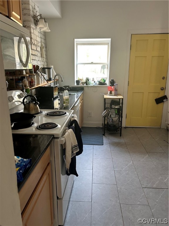 305 Cedar St