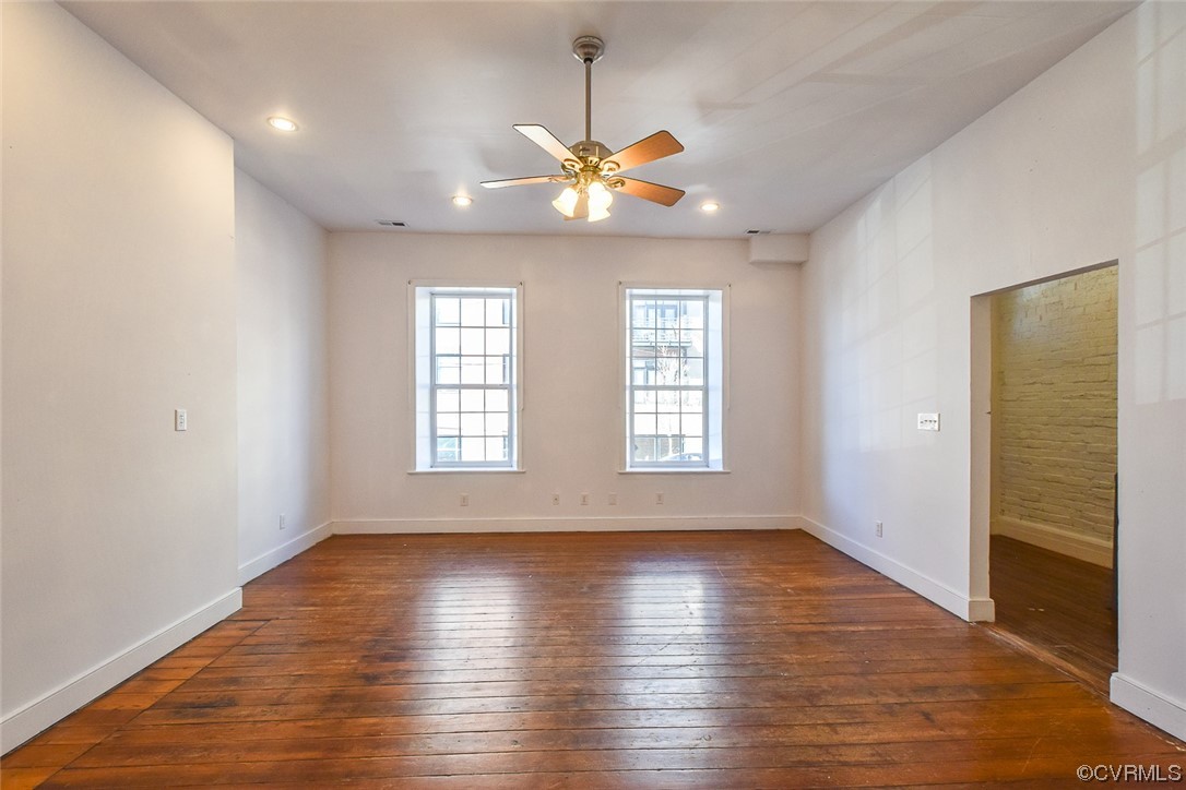 305 Cedar St