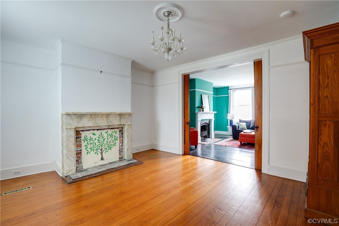 279 High St