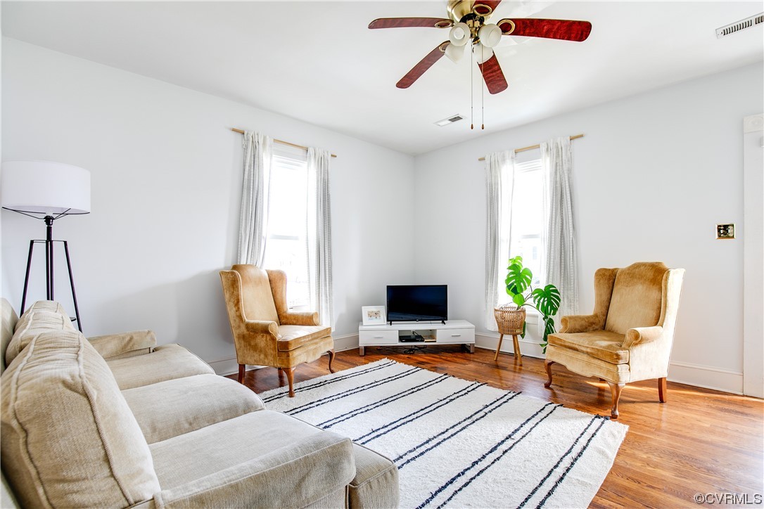 118 E 34th St