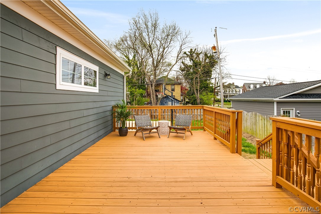 2909 Noble Ave