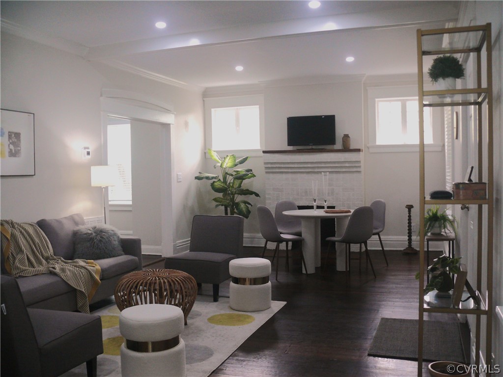 2411 The Terrace Ter