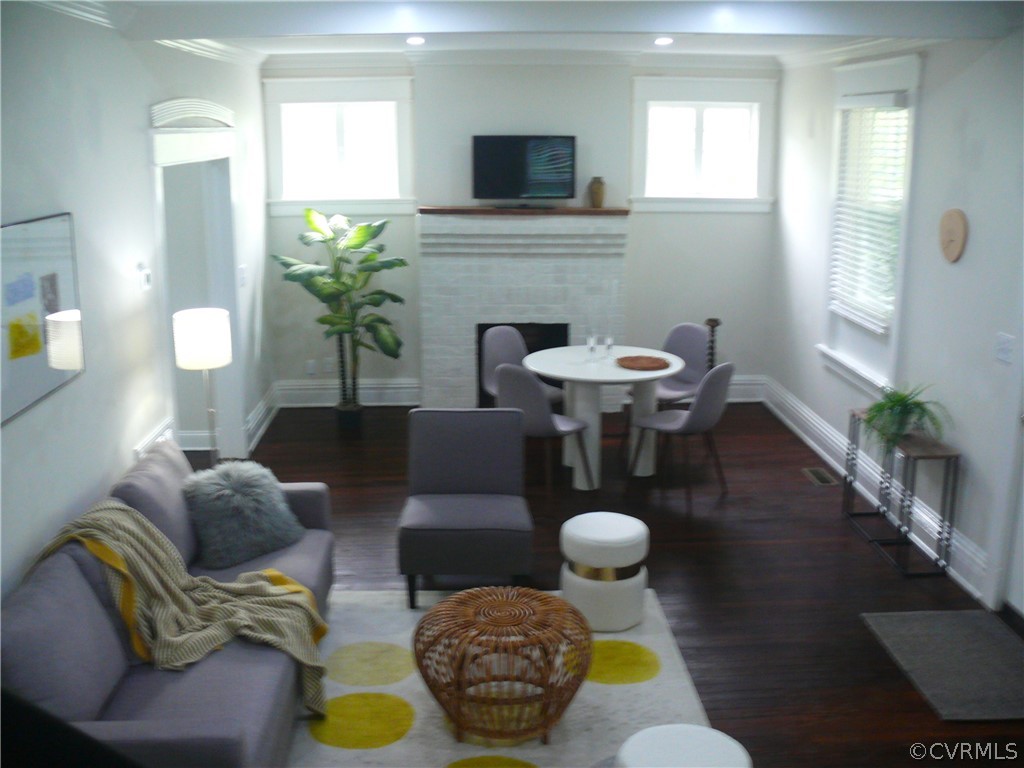 2411 The Terrace Ter