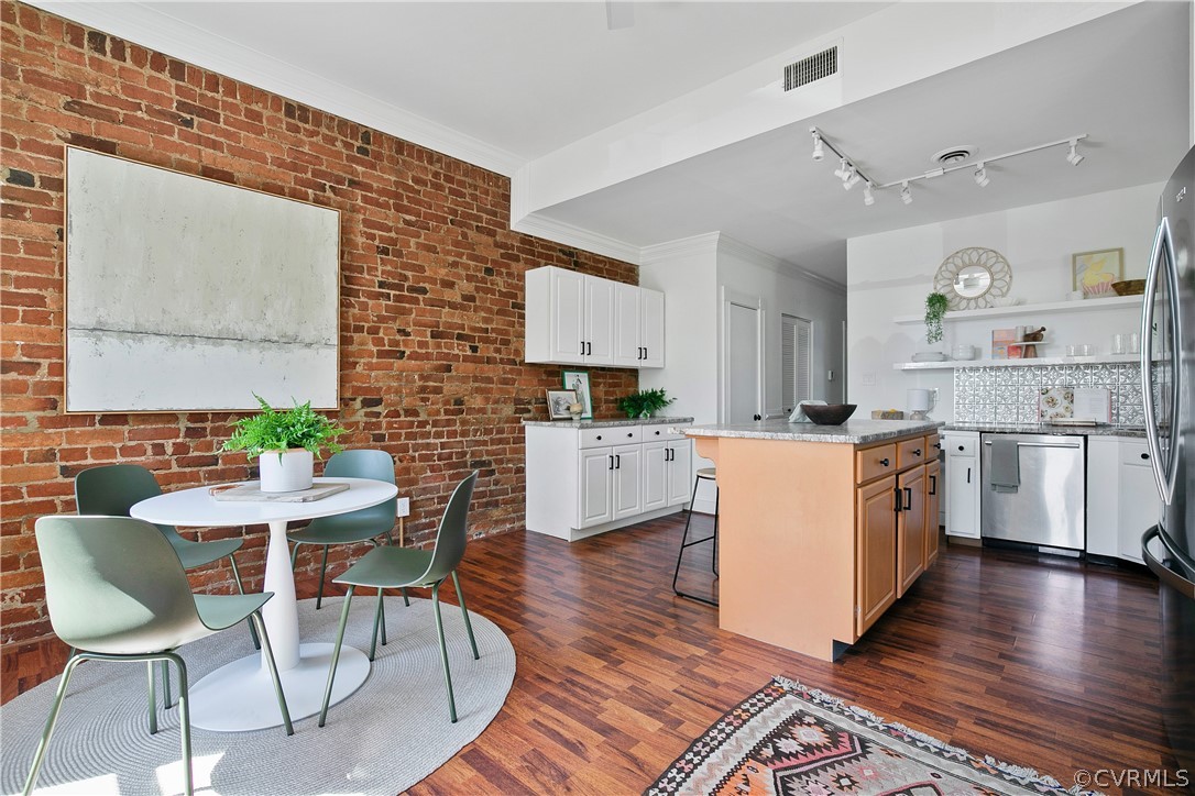 21 N Granby St
