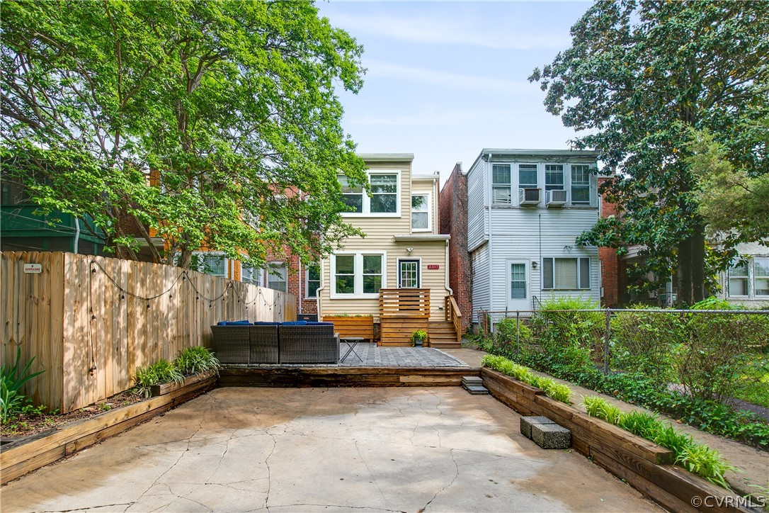 2317 Maplewood Ave