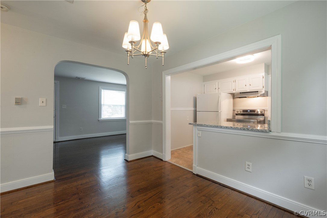 2111 Oakwood Ln