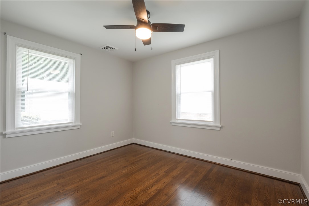 2111 Oakwood Ln