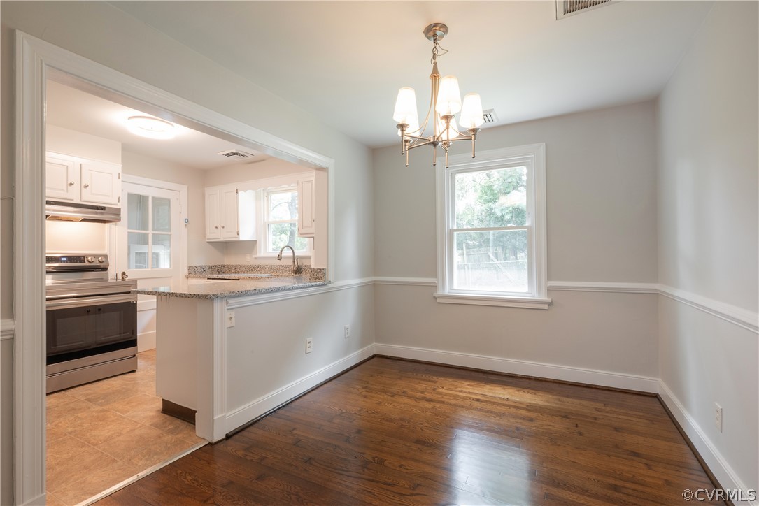 2111 Oakwood Ln