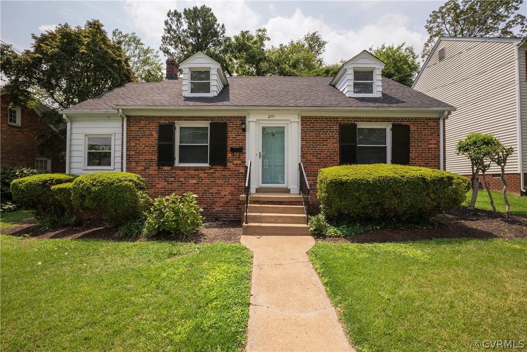 2111 Oakwood Ln