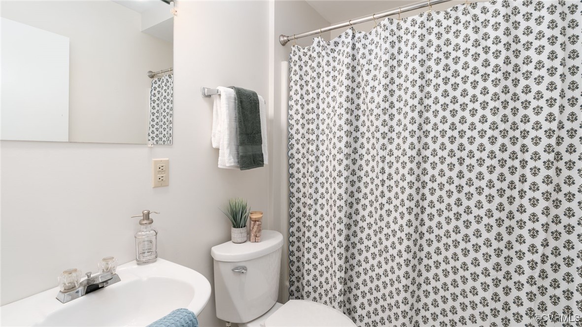 1009 Hillcrest Ter