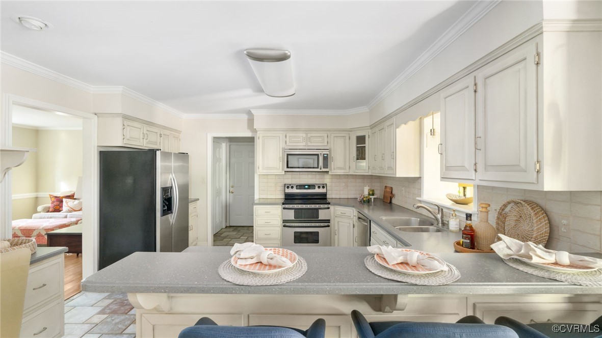 1009 Hillcrest Ter