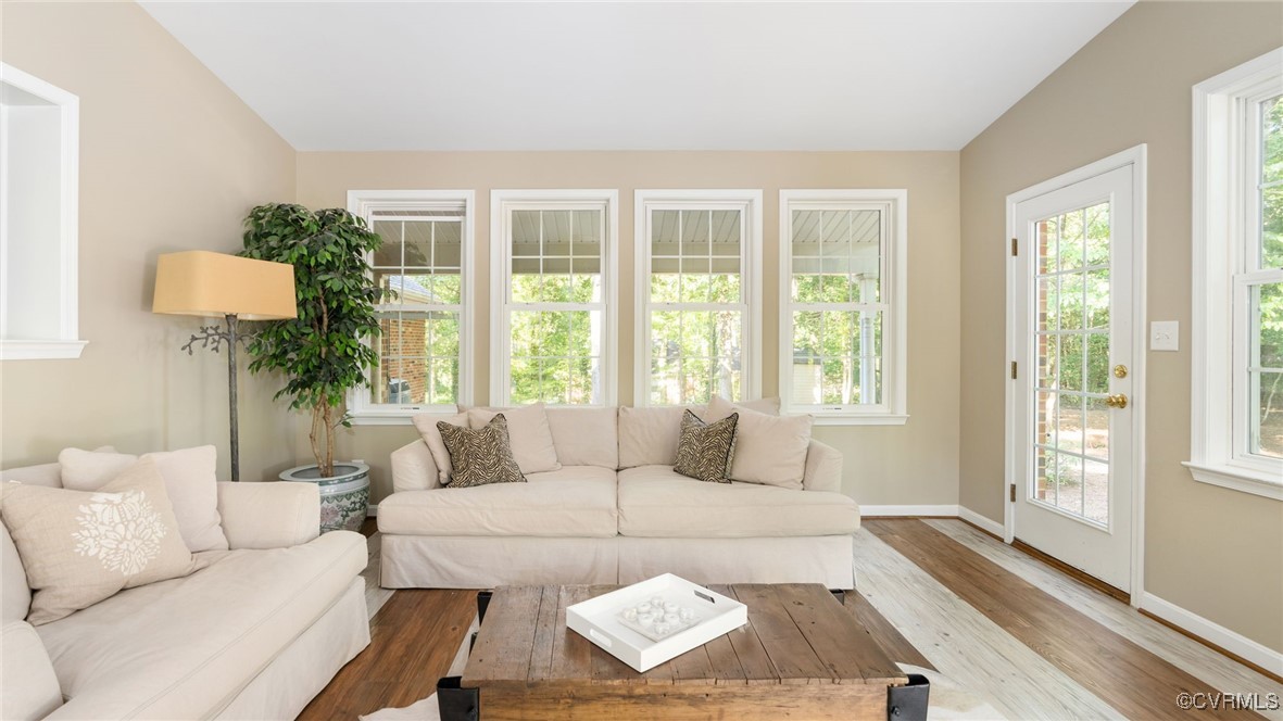 1009 Hillcrest Ter